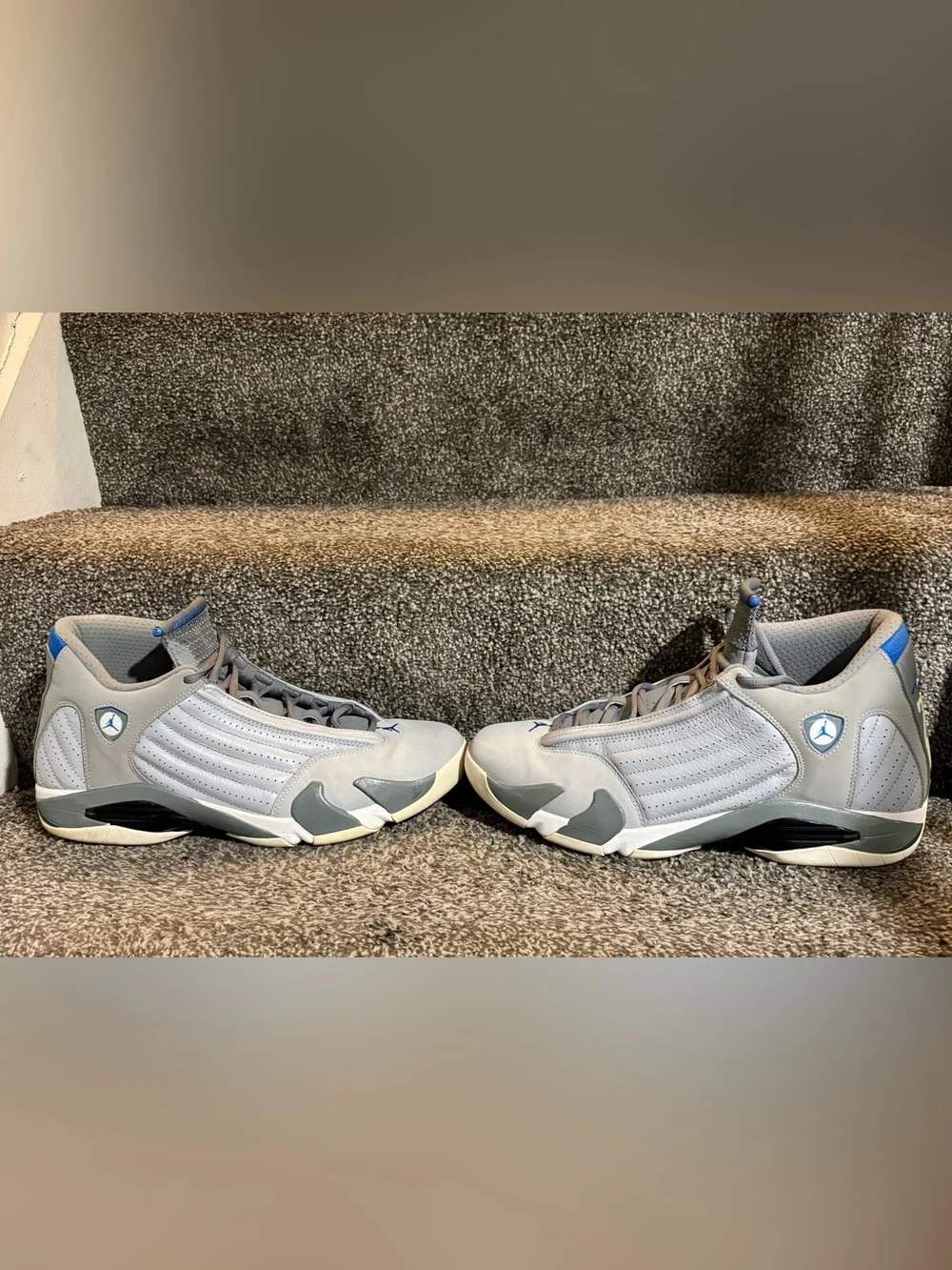 Air Jordan 14 Retro Wolf Grey authentic